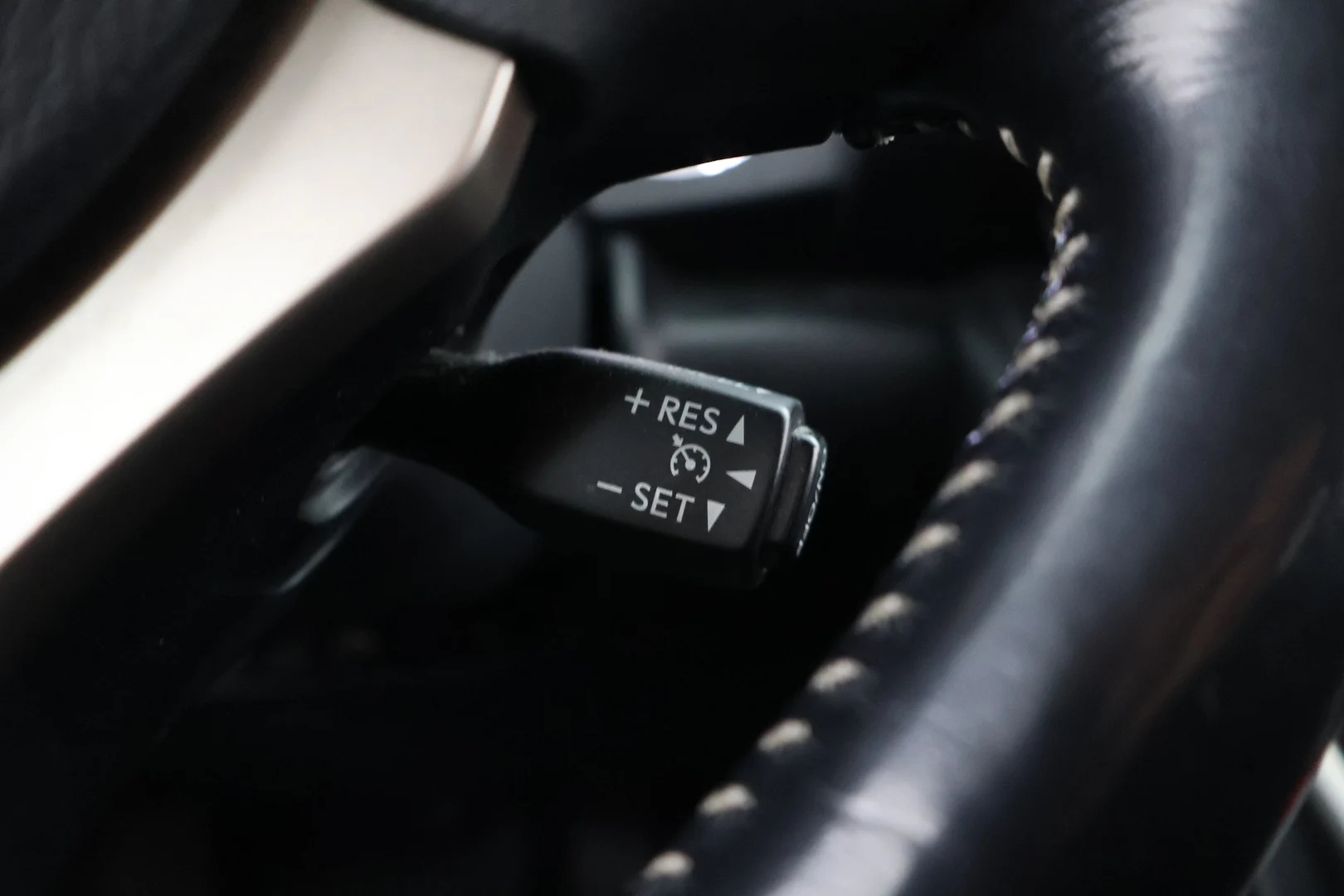 Car Image - 3rWvXhbzmb2l4UVNRs3abO