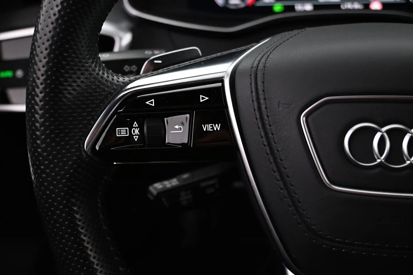 Car Image - DQGC945X4wOgbmkW1apdb