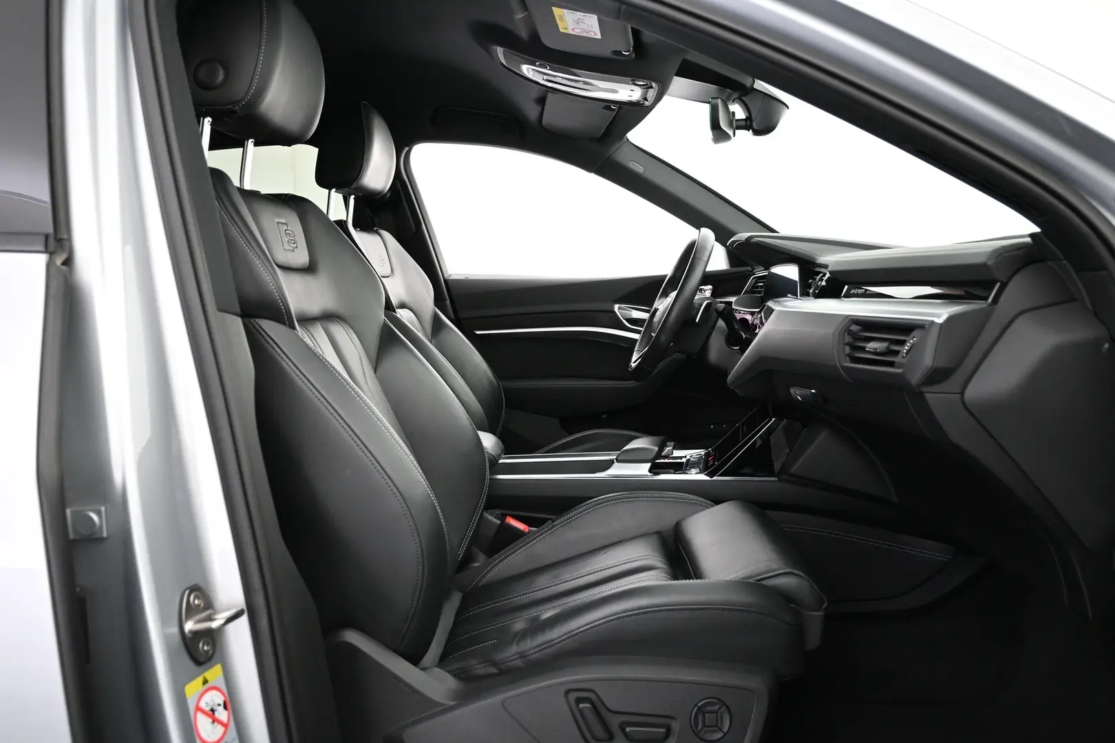 Car Image - 4krgcFVEYlxDmwvLHi7mva
