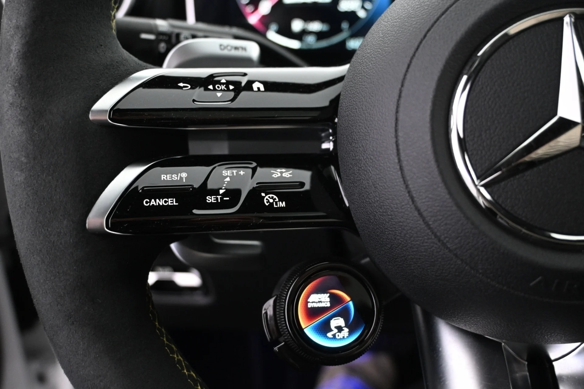 Car Image - 93nlnvf1rm2znc84w357F