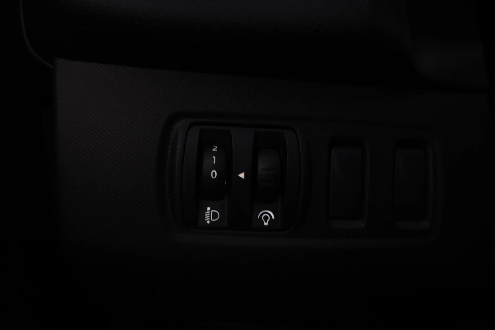 Car Image - 1KbG6rAYnoddXTHEFgBUAQ