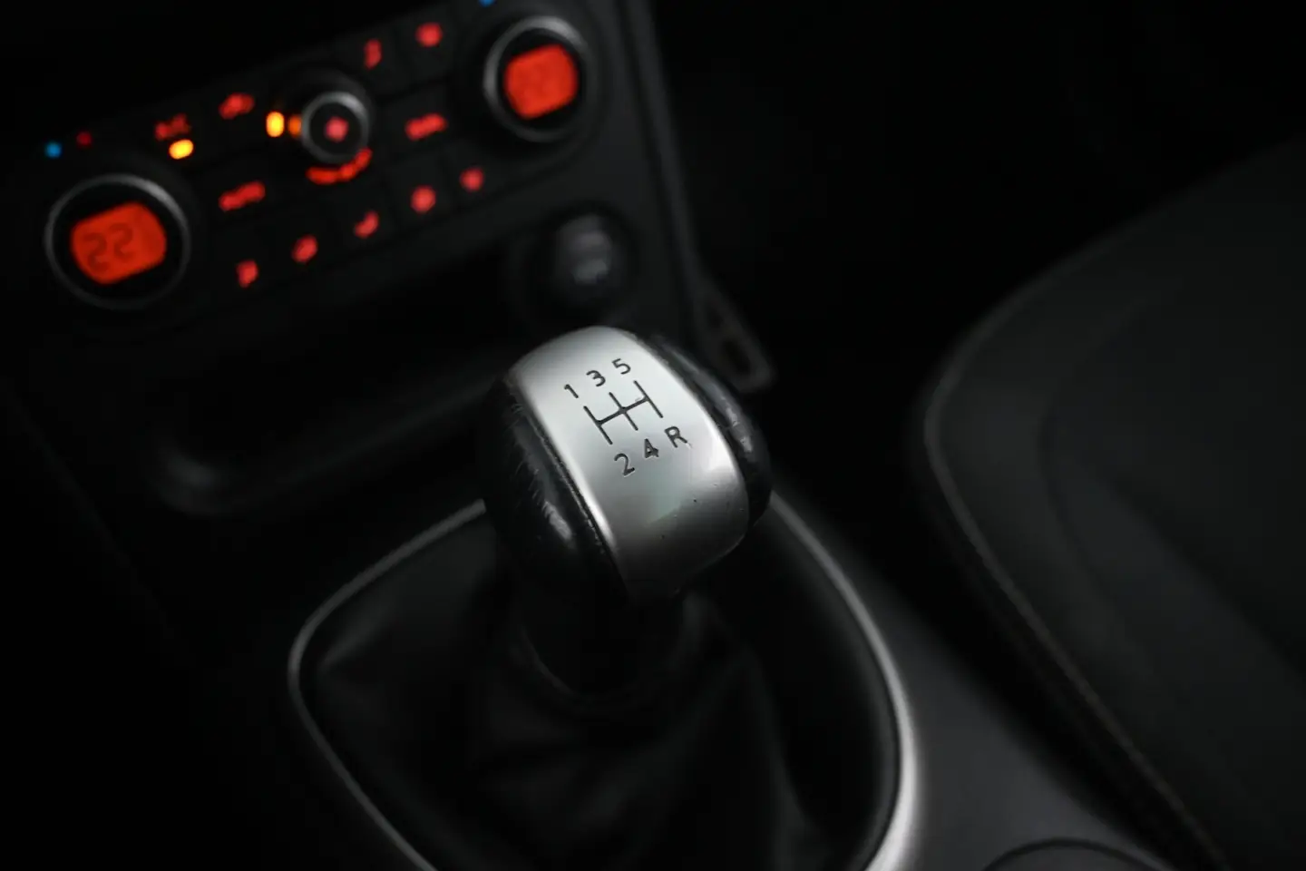 Car Image - 3gY3wDogrPg9GQZgadqE80