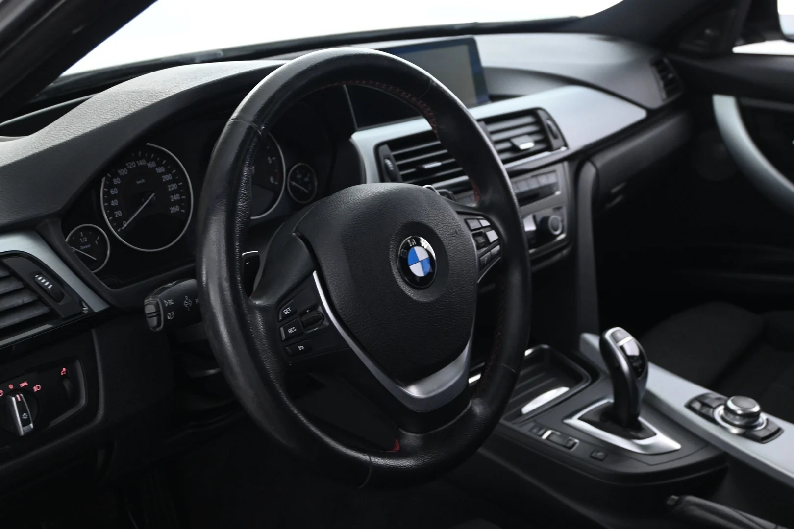 Car Image - 5bHkRXarqqA5UTEtT1ELV8