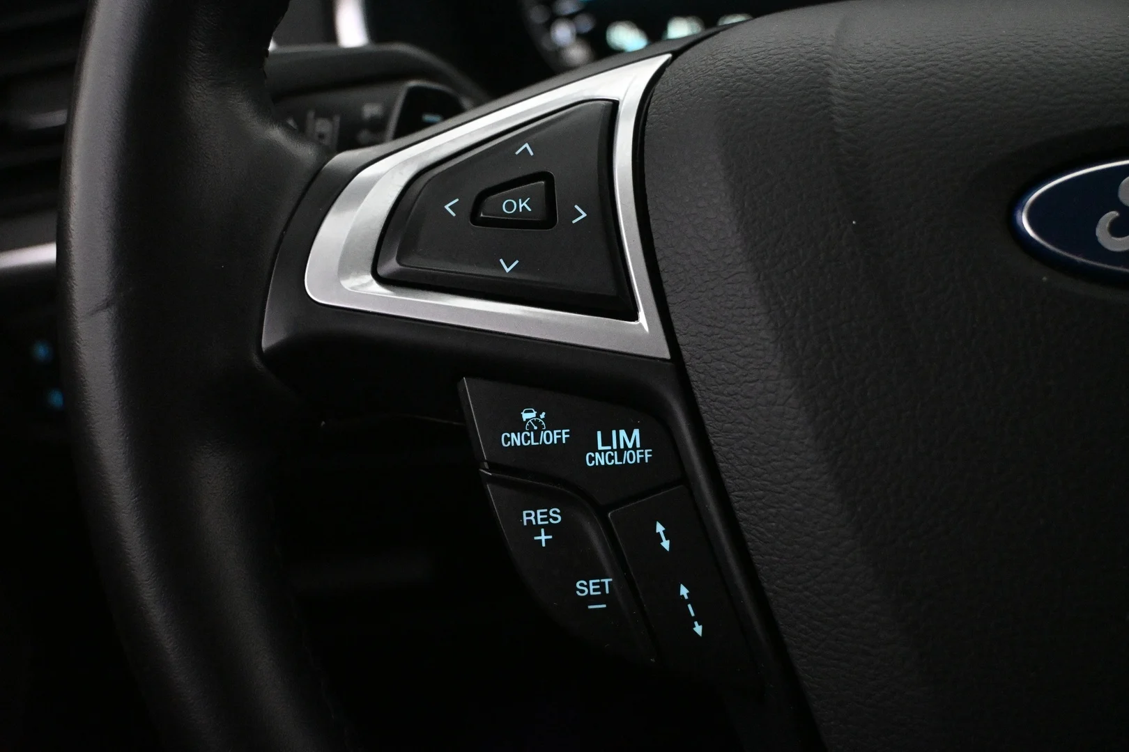 Car Image - 4T2d0GwLx97WpUTrCVmPBa