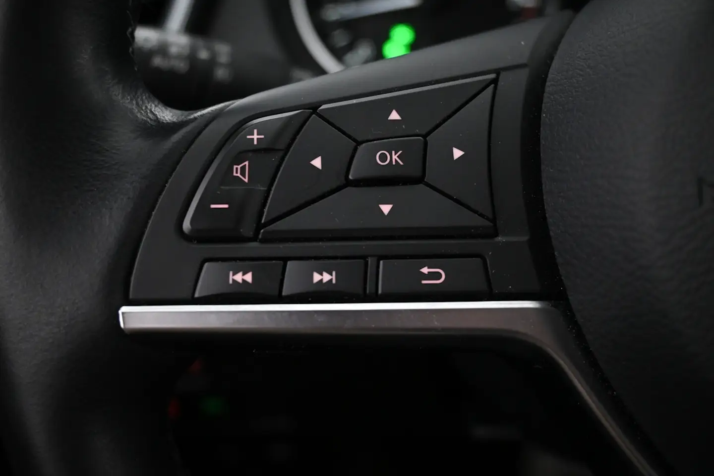 Car Image - 4js7UzV0JCAroWHY2TjNa3