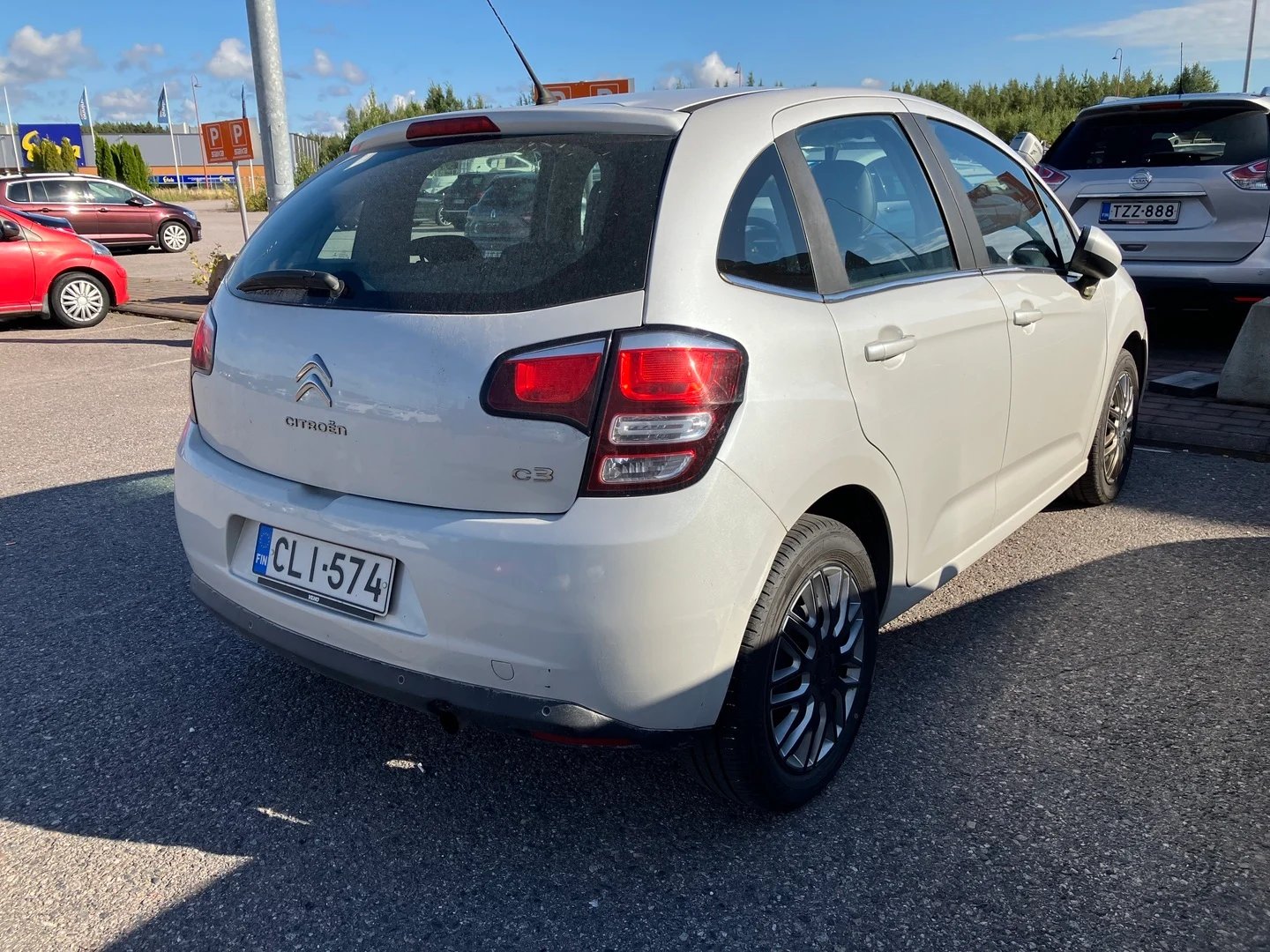 Car Image - 4c7nJTAE9Xe8gmOwiKFNVl