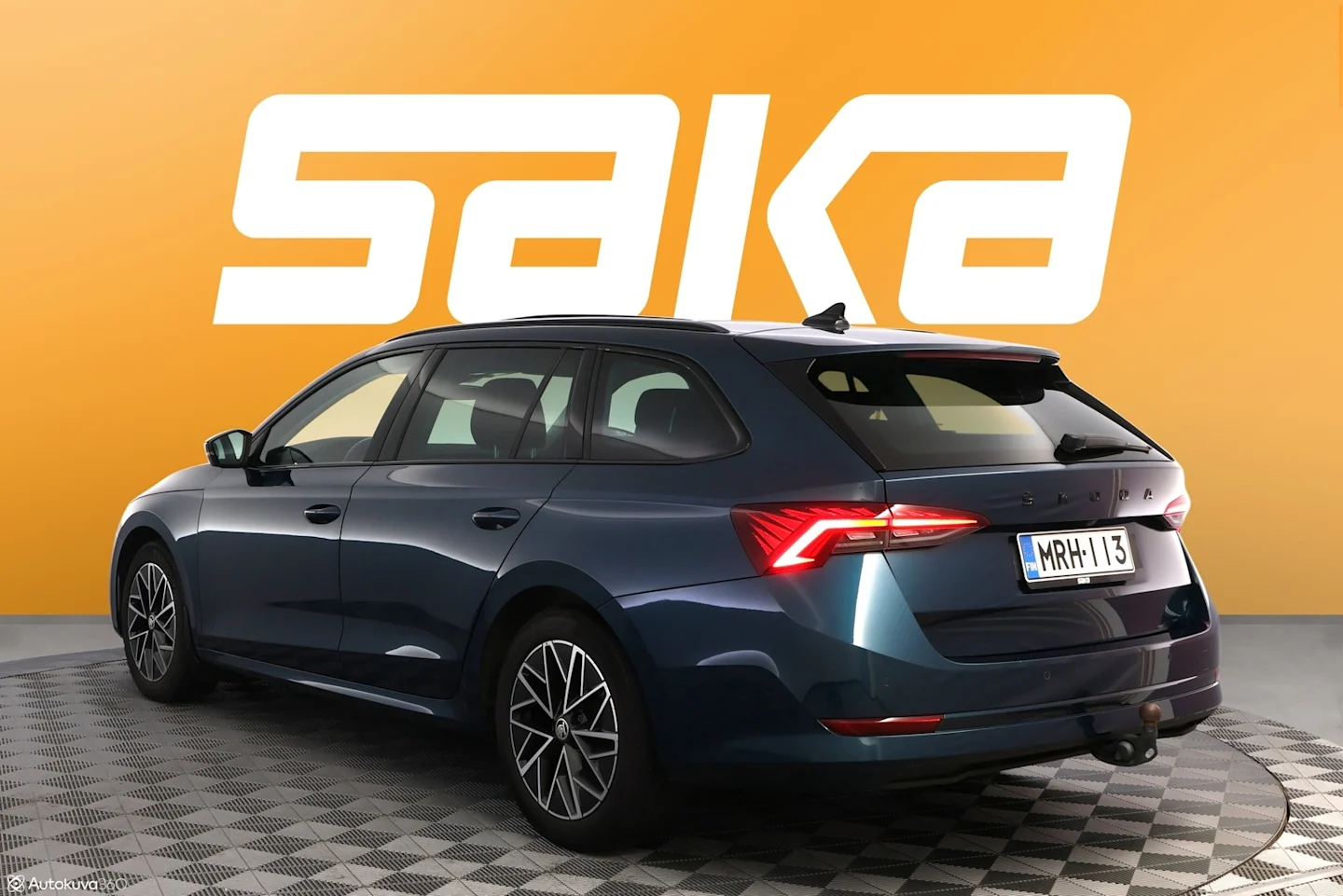 Car Image - 6CYiivnPxrrJjA8Qp4qq6s