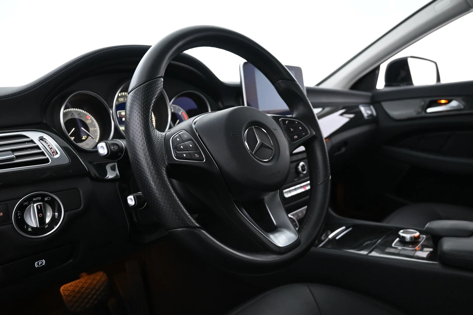 Car Image - 4UybfMvqlRa3Wusjx0LfE3