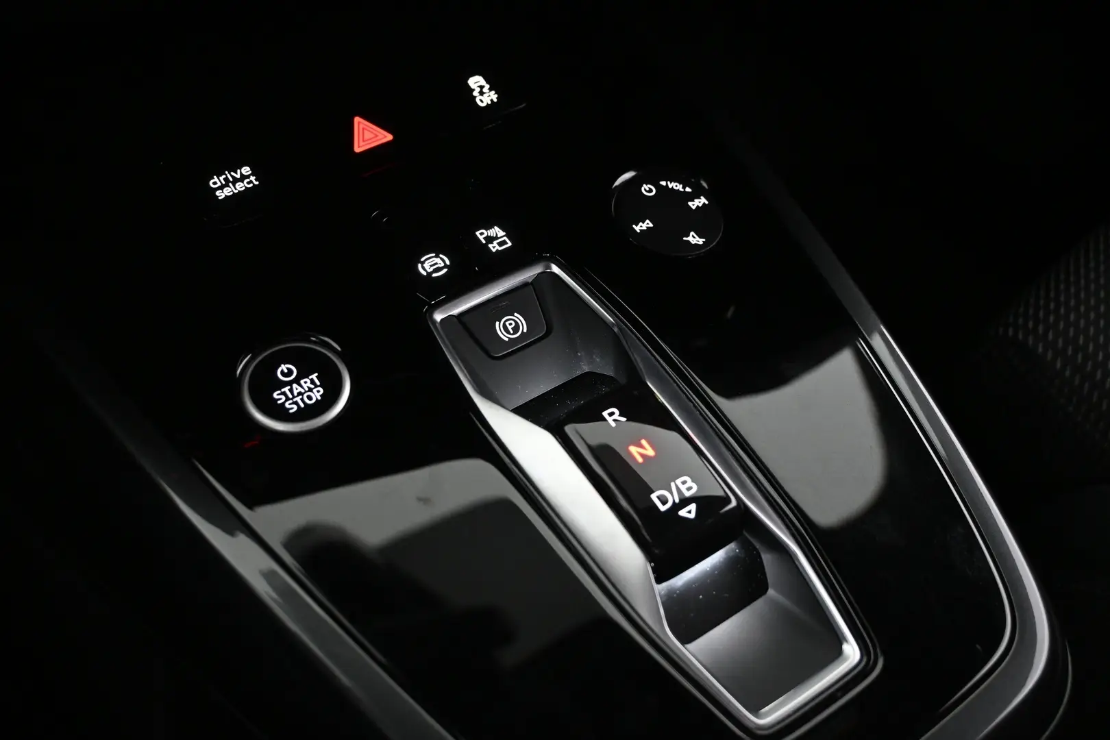 Car Image - 2bX5vKIBSfr9AujxOupn6l