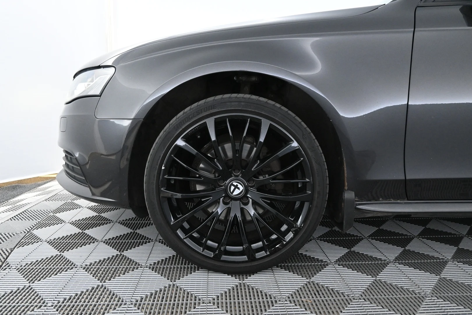 Car Image - 7J4RR5AltJO3F046TadCrR