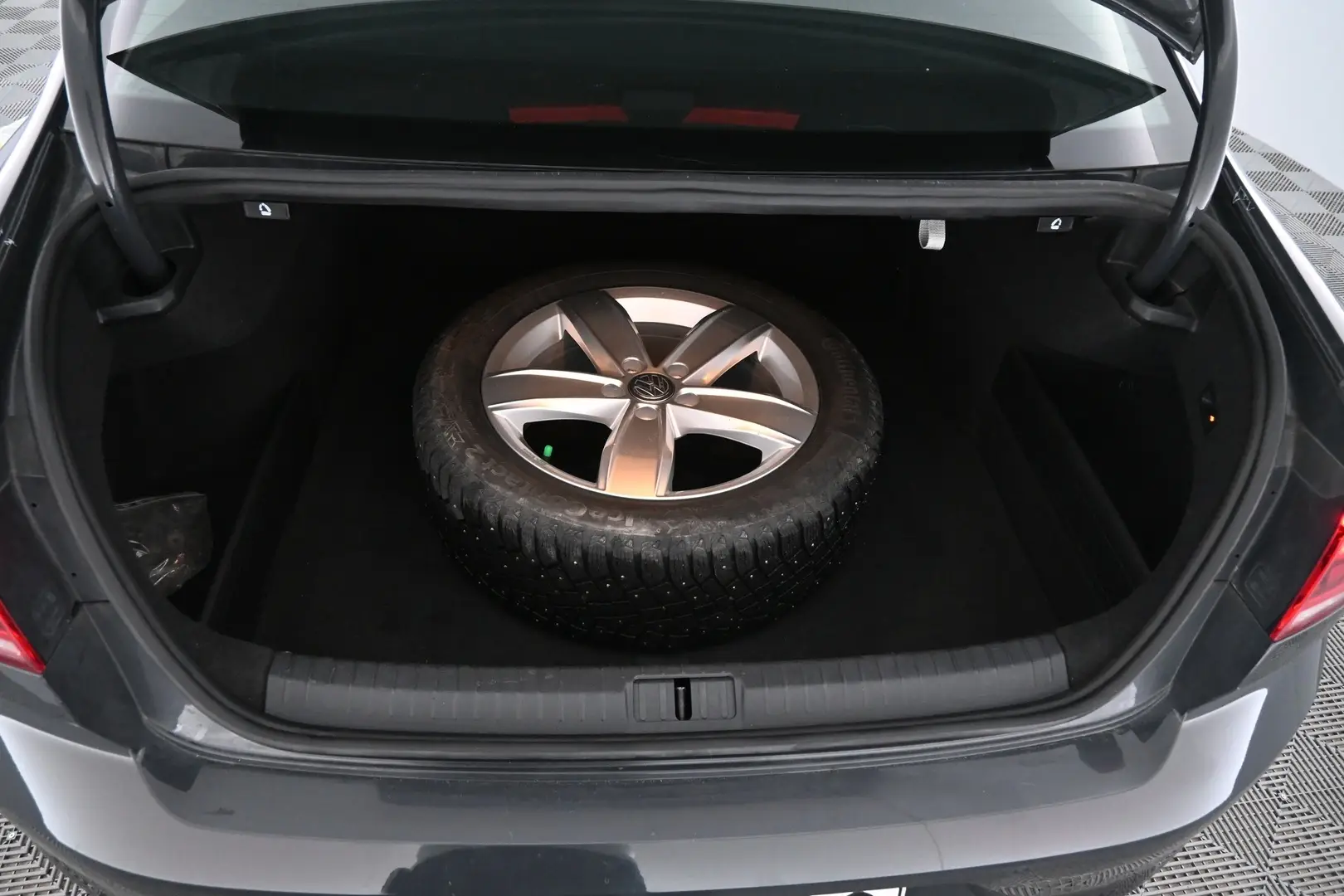Car Image - 1rTEuP0PA41CDgRsFMF6r6