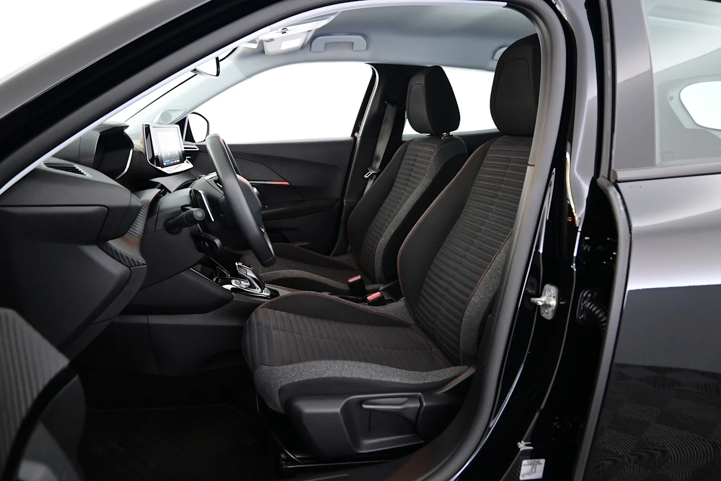 Car Image - 4J8dmckmn9O4xJlWrgYFAQ