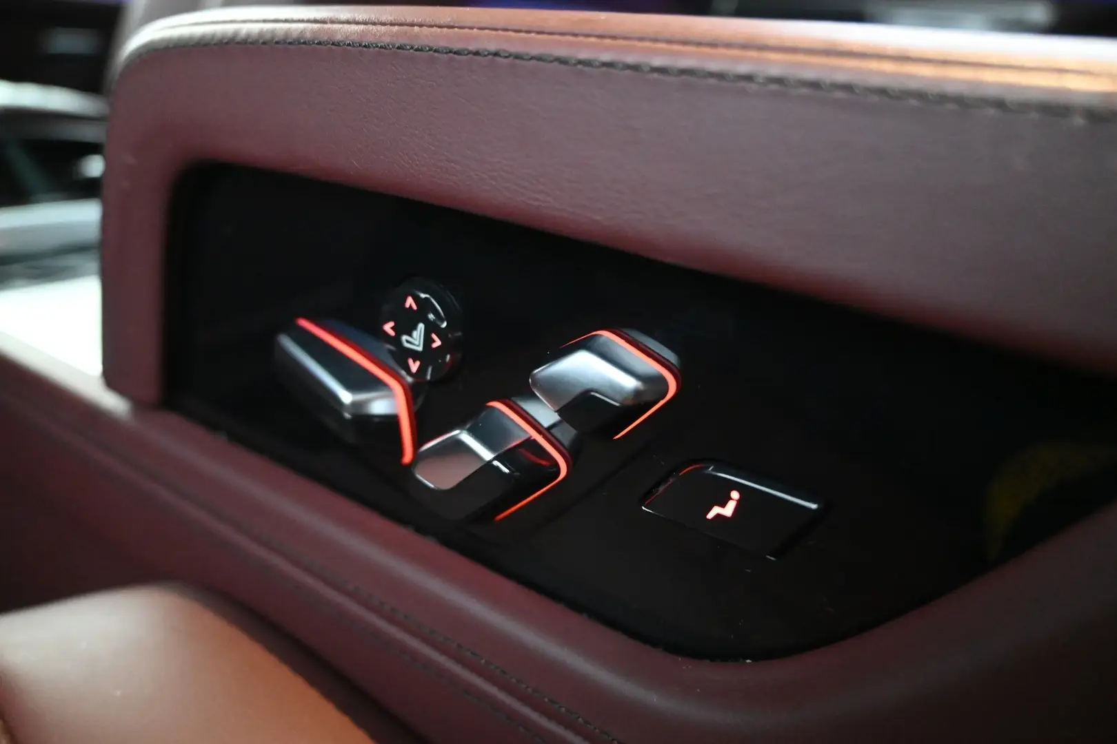 Car Image - 6785V2LtQNyojPl7jlm7Wr