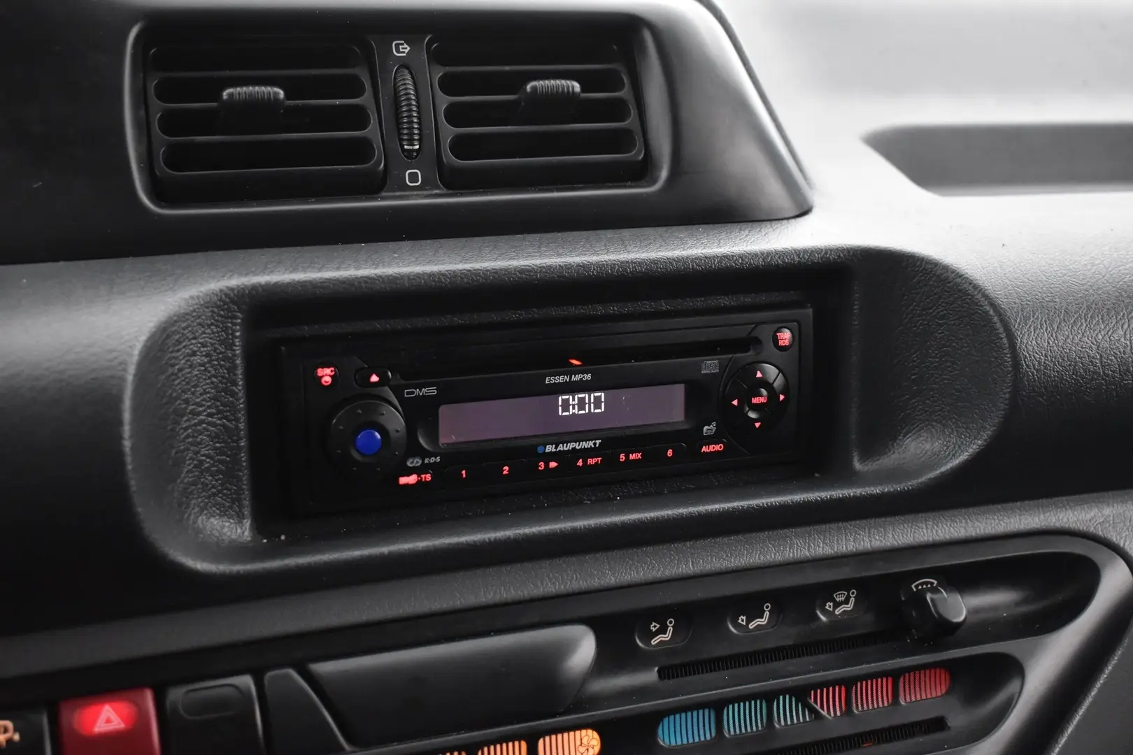 Car Image - 7s9mQolpfW3Kf3Lk1ej2q0