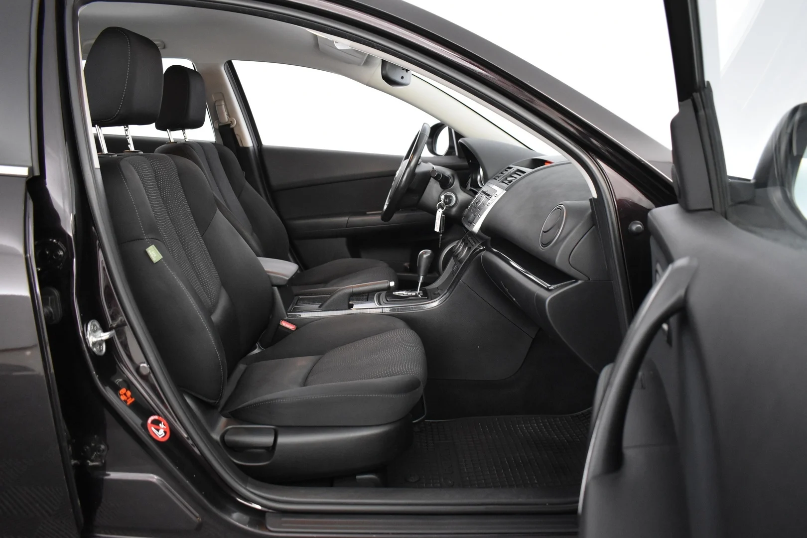 Car Image - 1ef6qFJLyzXACeSEnYNa1O