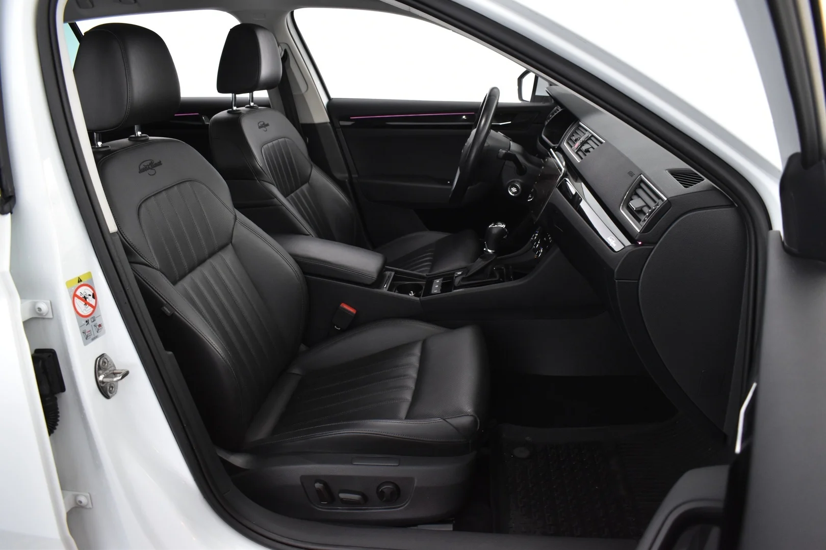 Car Image - 3JhRdjVS79ZMjvUTQVJLTy
