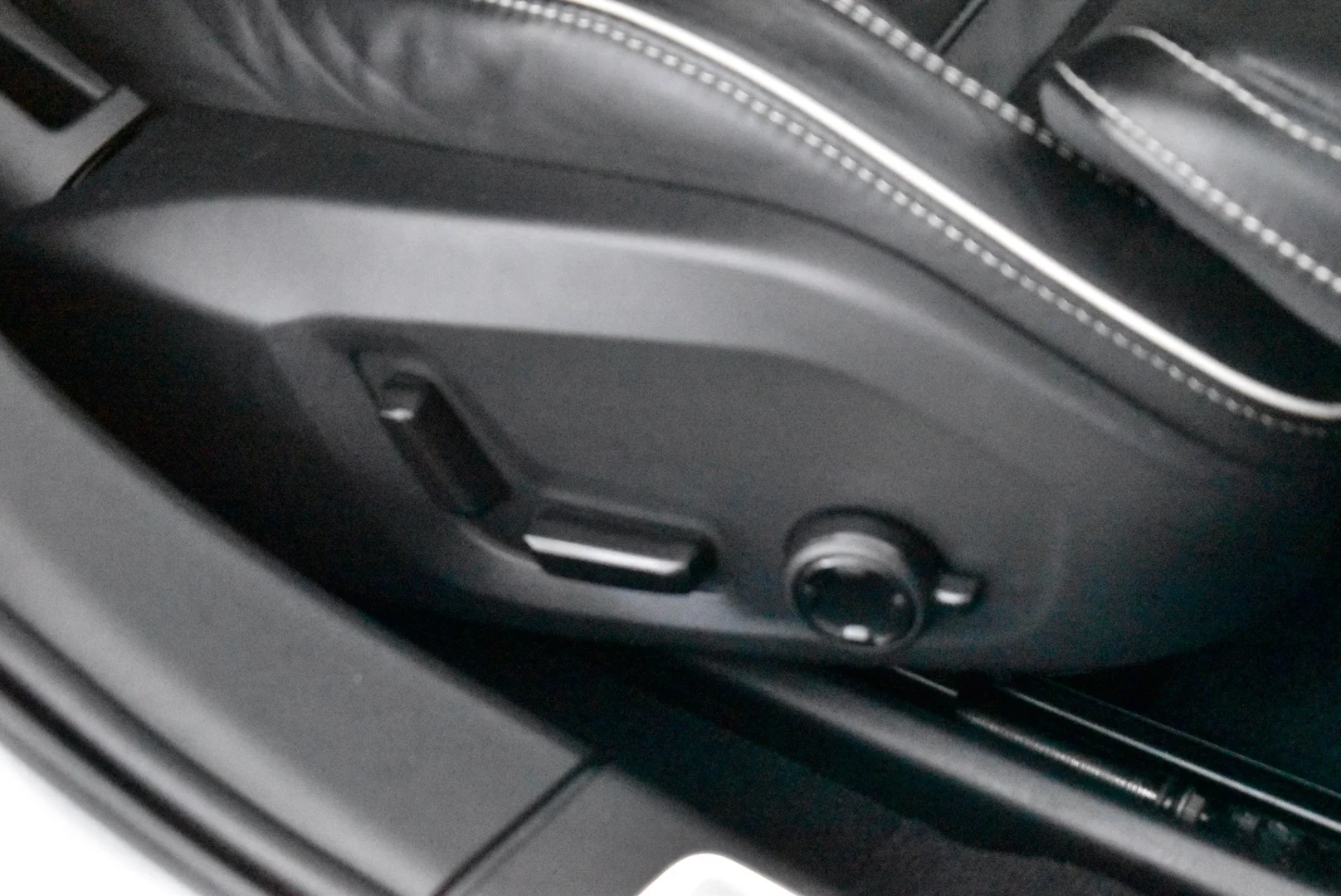 Car Image - 5pbksEAtCyykcRglaLF0bL