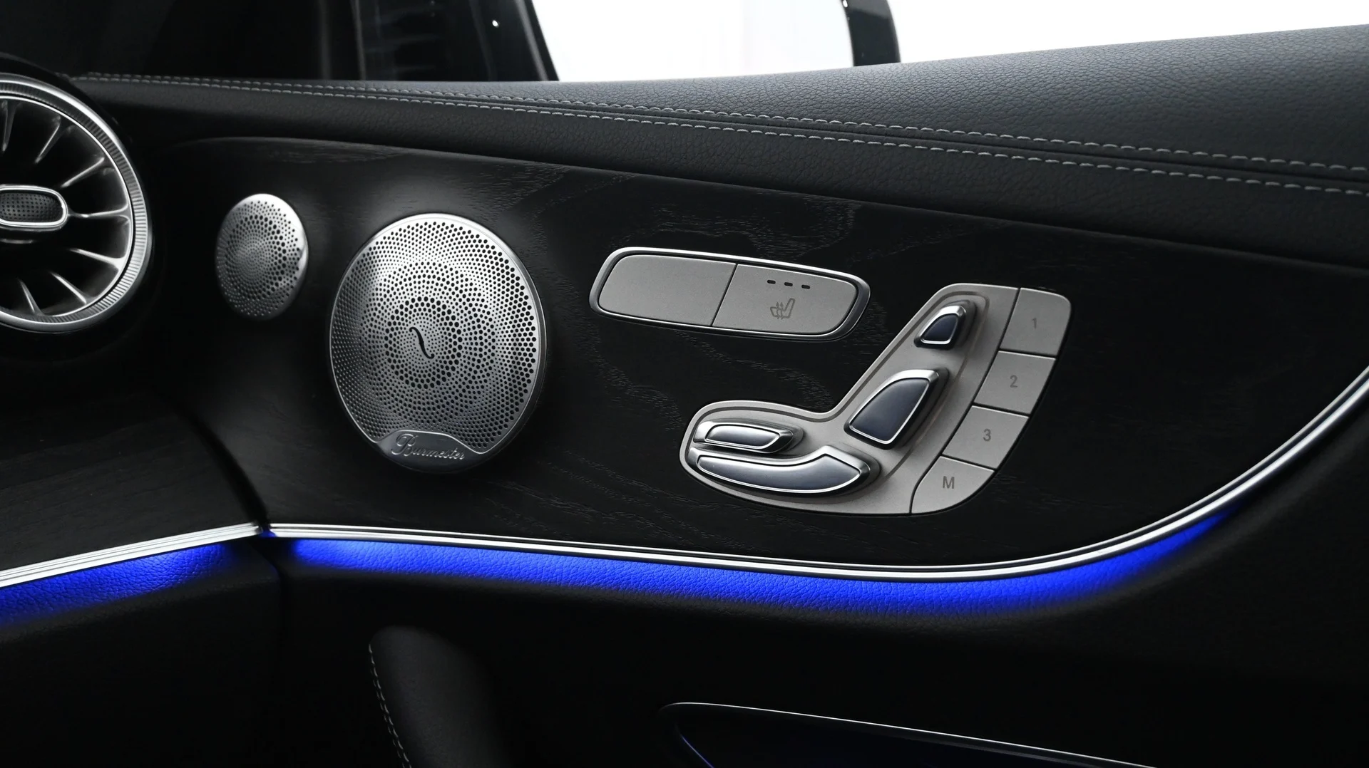 Car Image - 4YkzpIhcEmOtJVZ2lkg8Mb