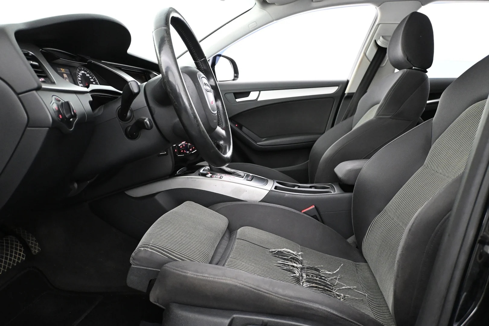 Car Image - tQpYGh72Y9LcvFpPVr6Sr