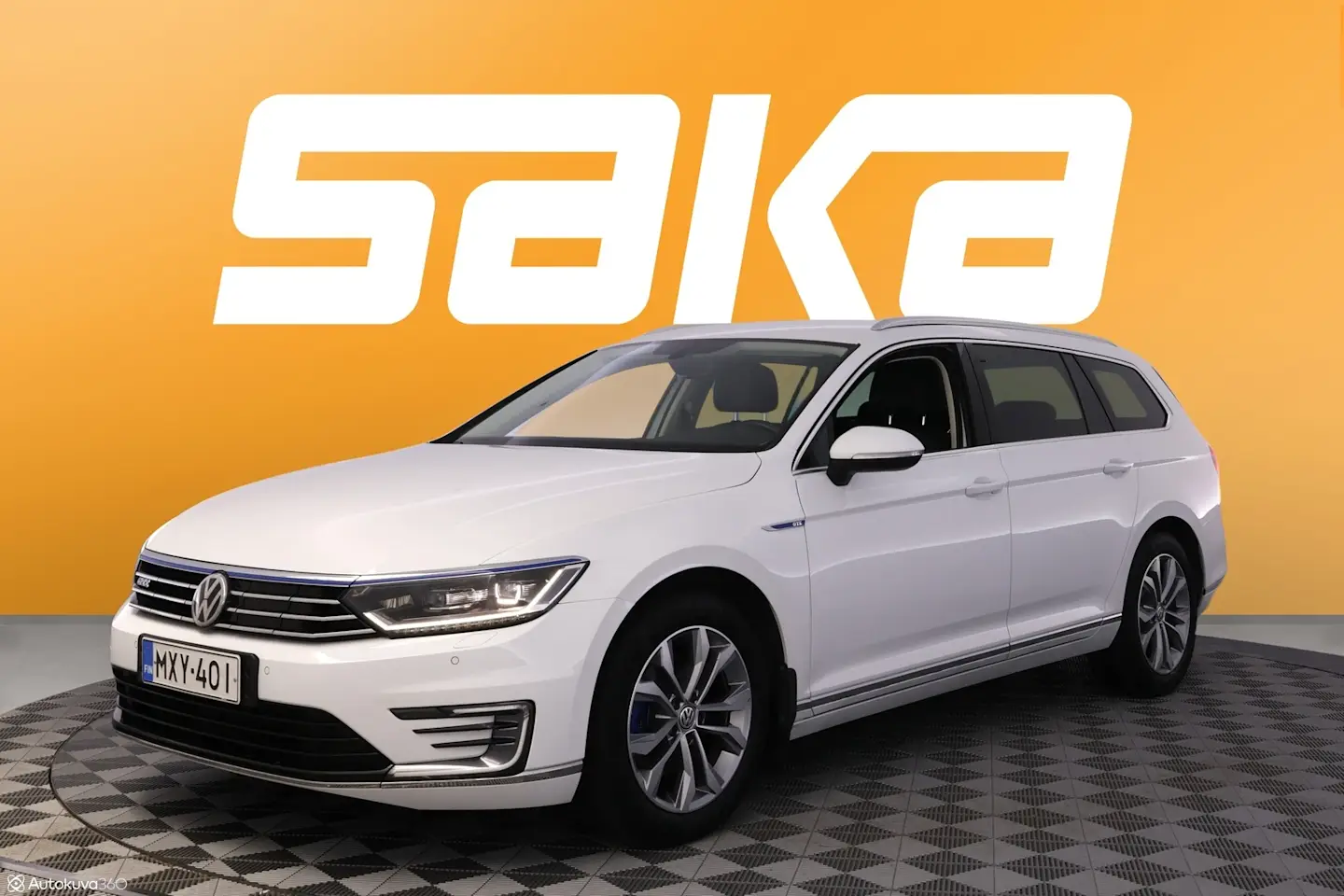 Car Image - CBLQ5gAoPwpCgIDHMj8a9