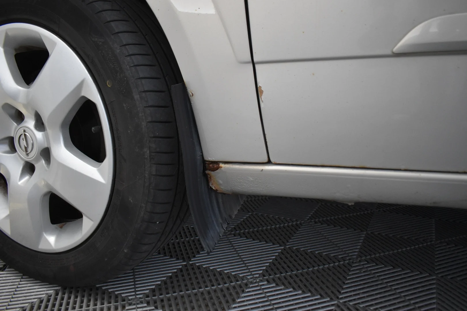 Car Image - 2r2wgVwX2FohgGupuFQHdN