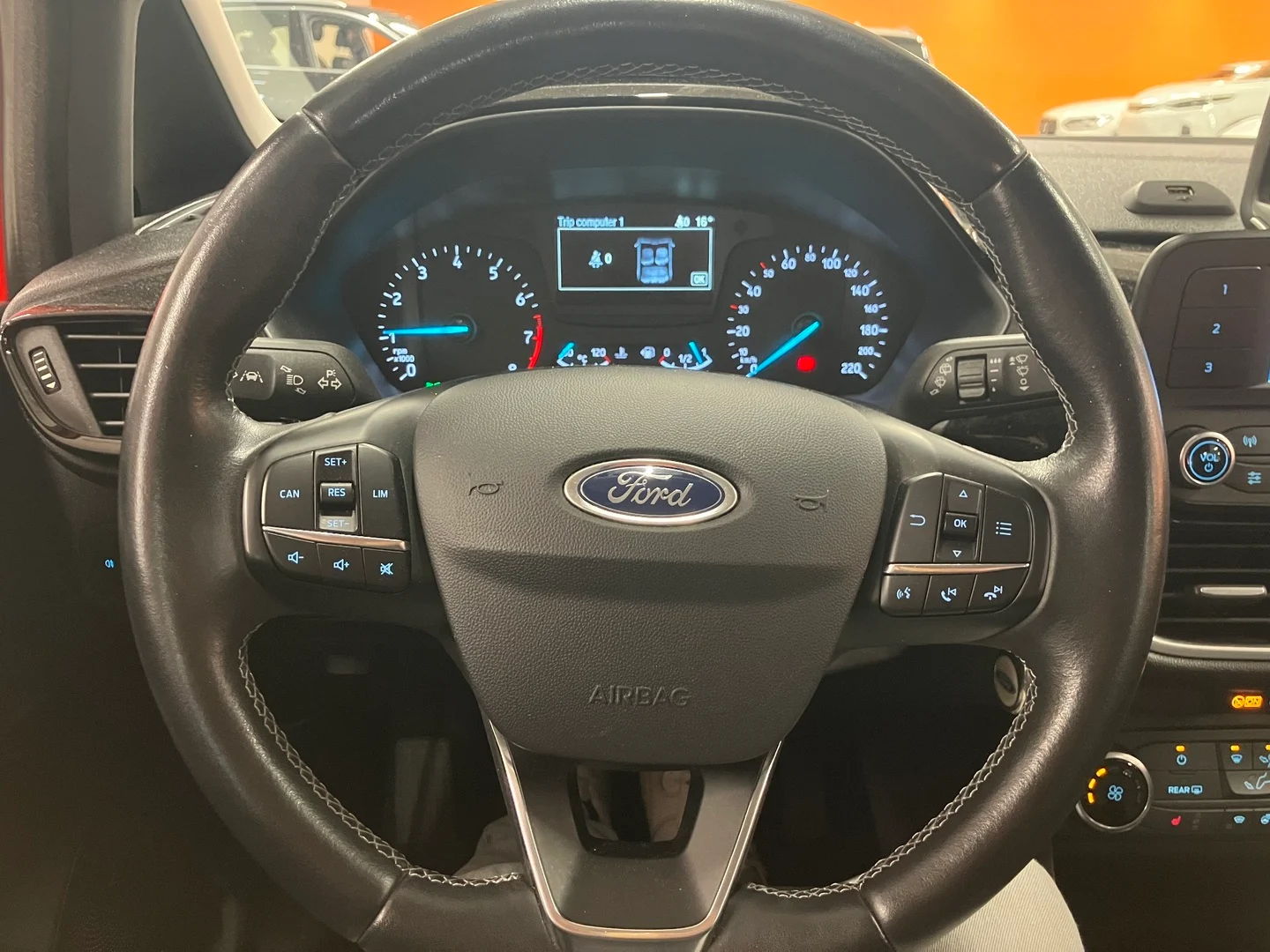 Car Image - 3QFmyxPT5PygtMoHGgOIuM