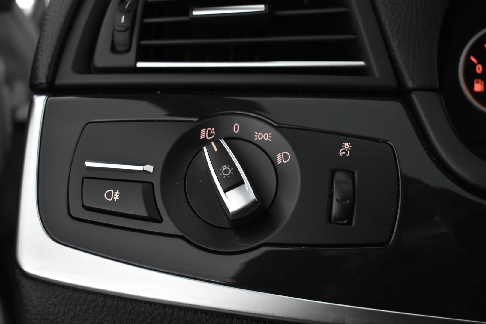 Car Image - 01n3Ufcpa87r0x8paqvRWY