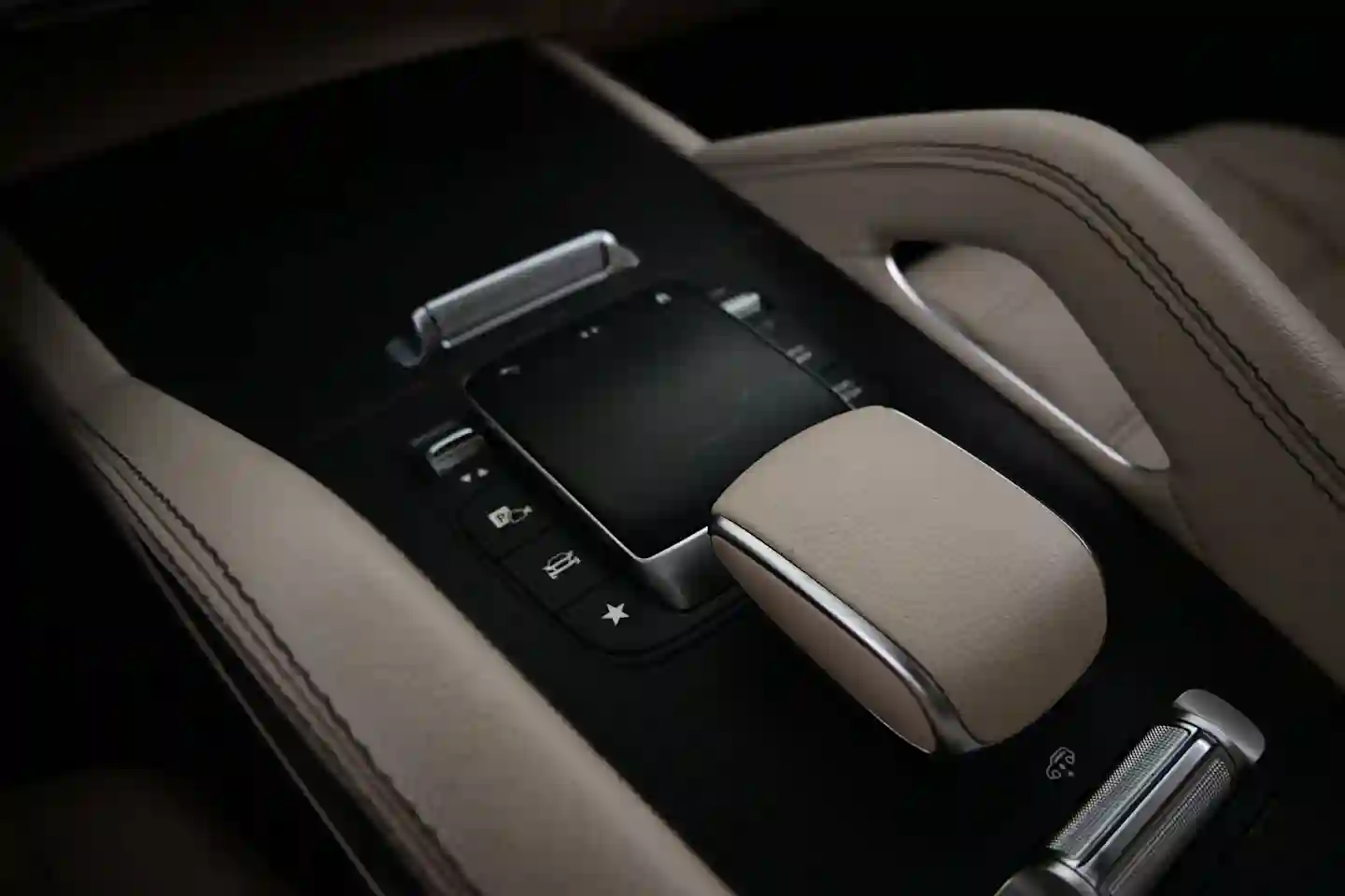 Car Image - 5D7Zs0TbMogOrFrRv7hhOr