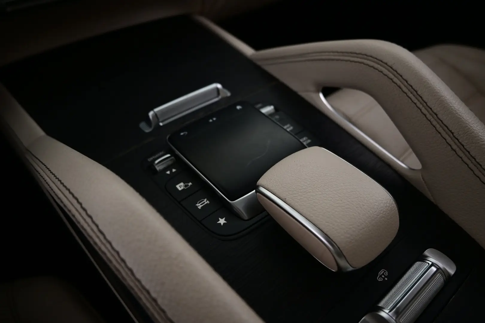 Car Image - 5D7Zs0TbMogOrFrRv7hhOr