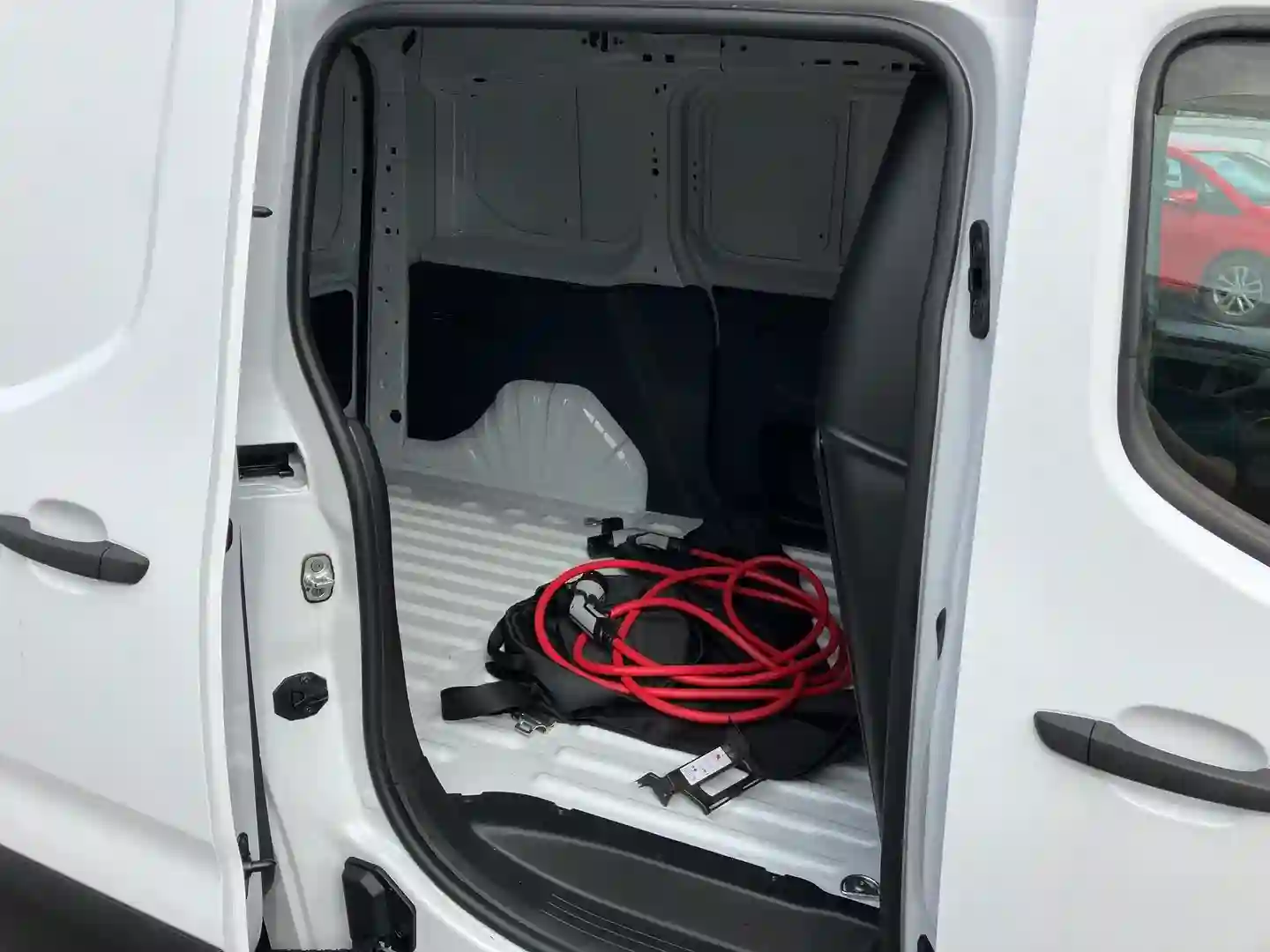 Car Image - 4vacUBNpQjJUW5o8N02KVK