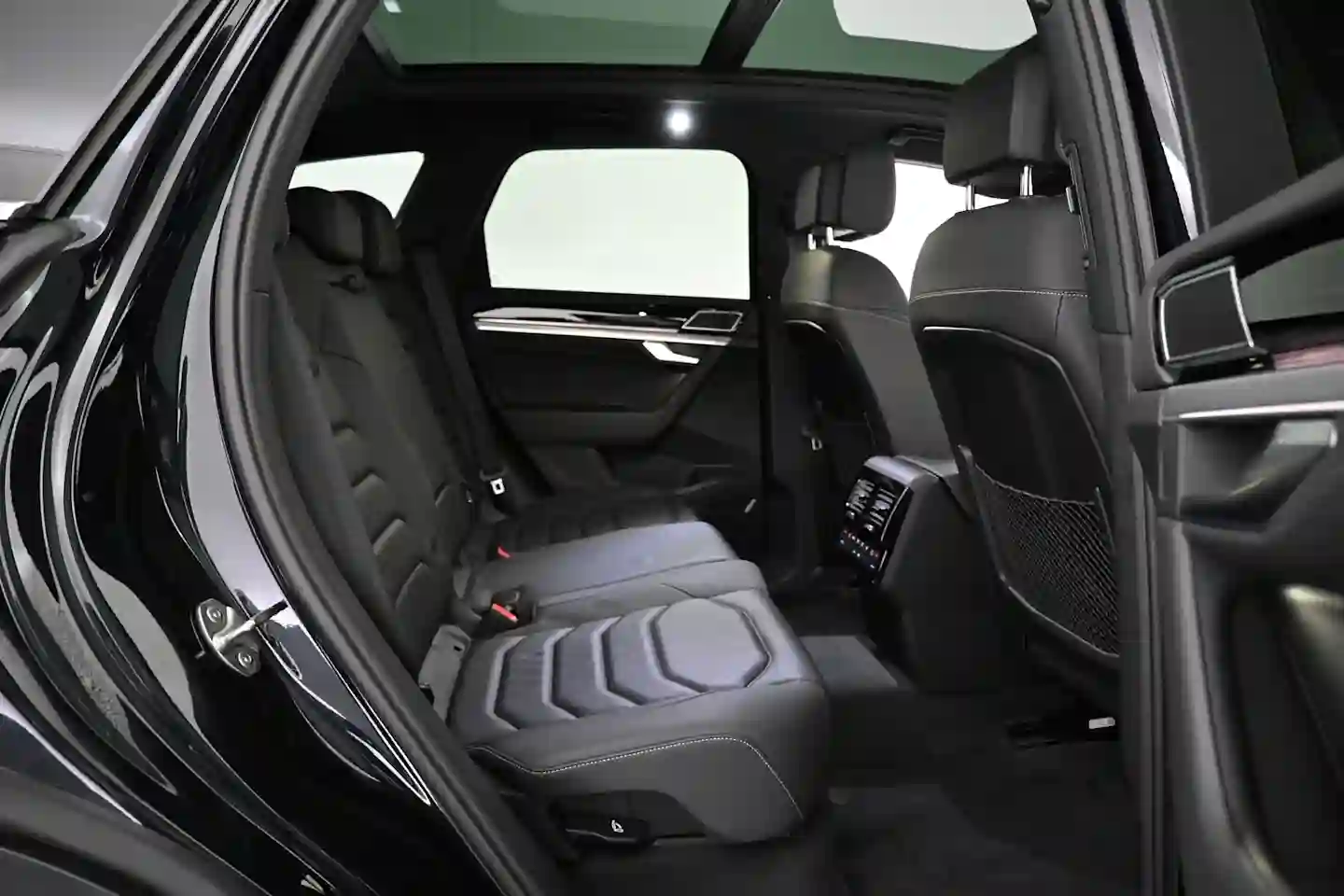 Car Image - xIbrs6Aqvi6sP9Q4q5UVr