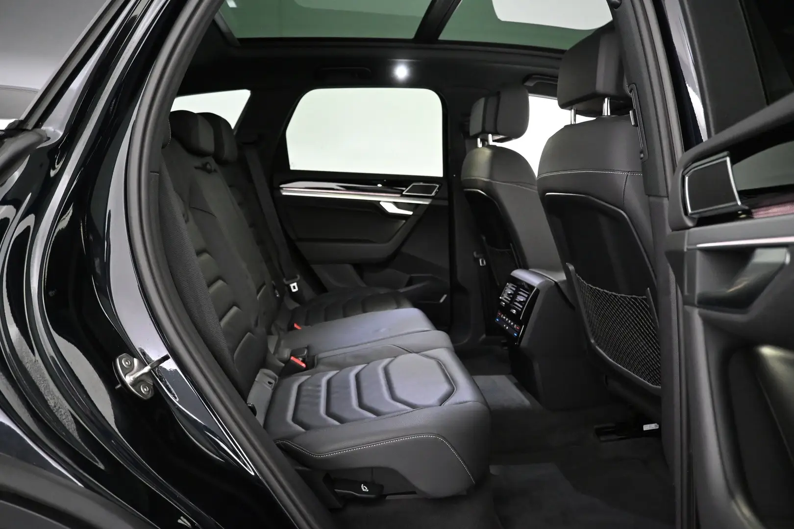 Car Image - xIbrs6Aqvi6sP9Q4q5UVr