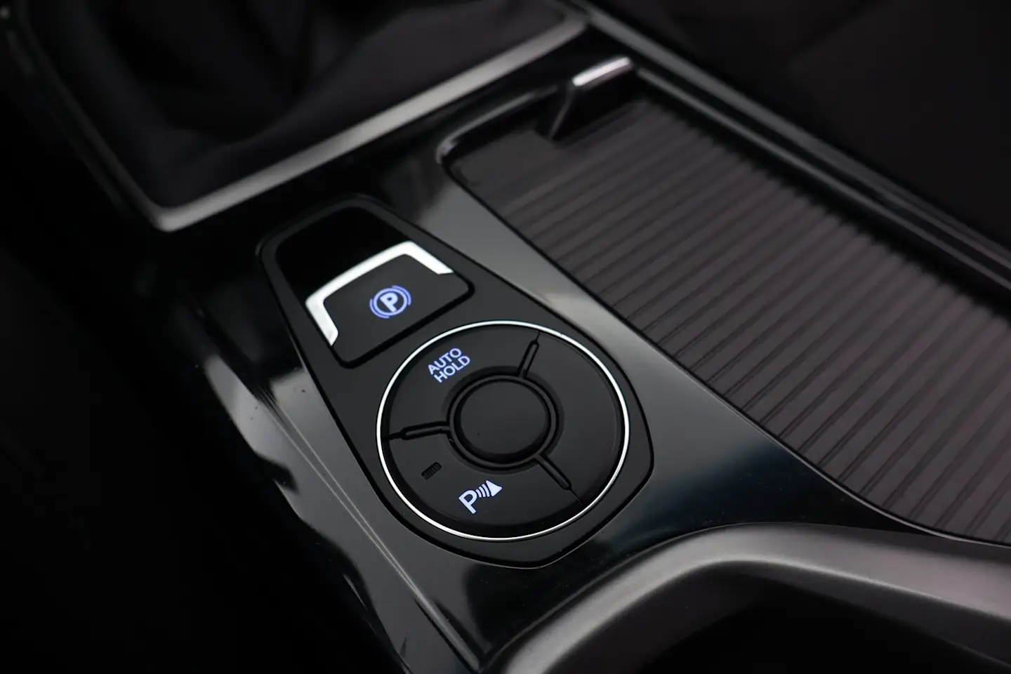 Car Image - 7dv3yMx4UUSjjtZIjoiZXR