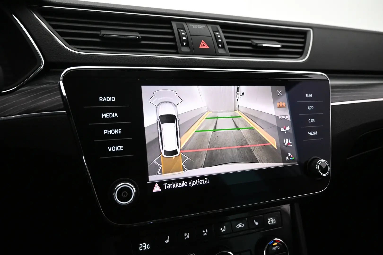 Car Image - yoWYJ7bbNn3bSf7Qz4j5T