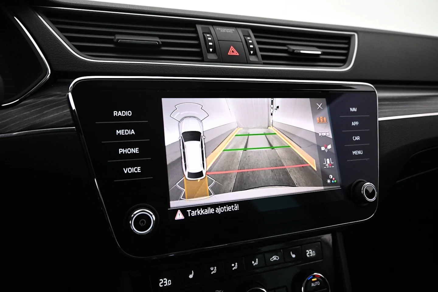Car Image - yoWYJ7bbNn3bSf7Qz4j5T