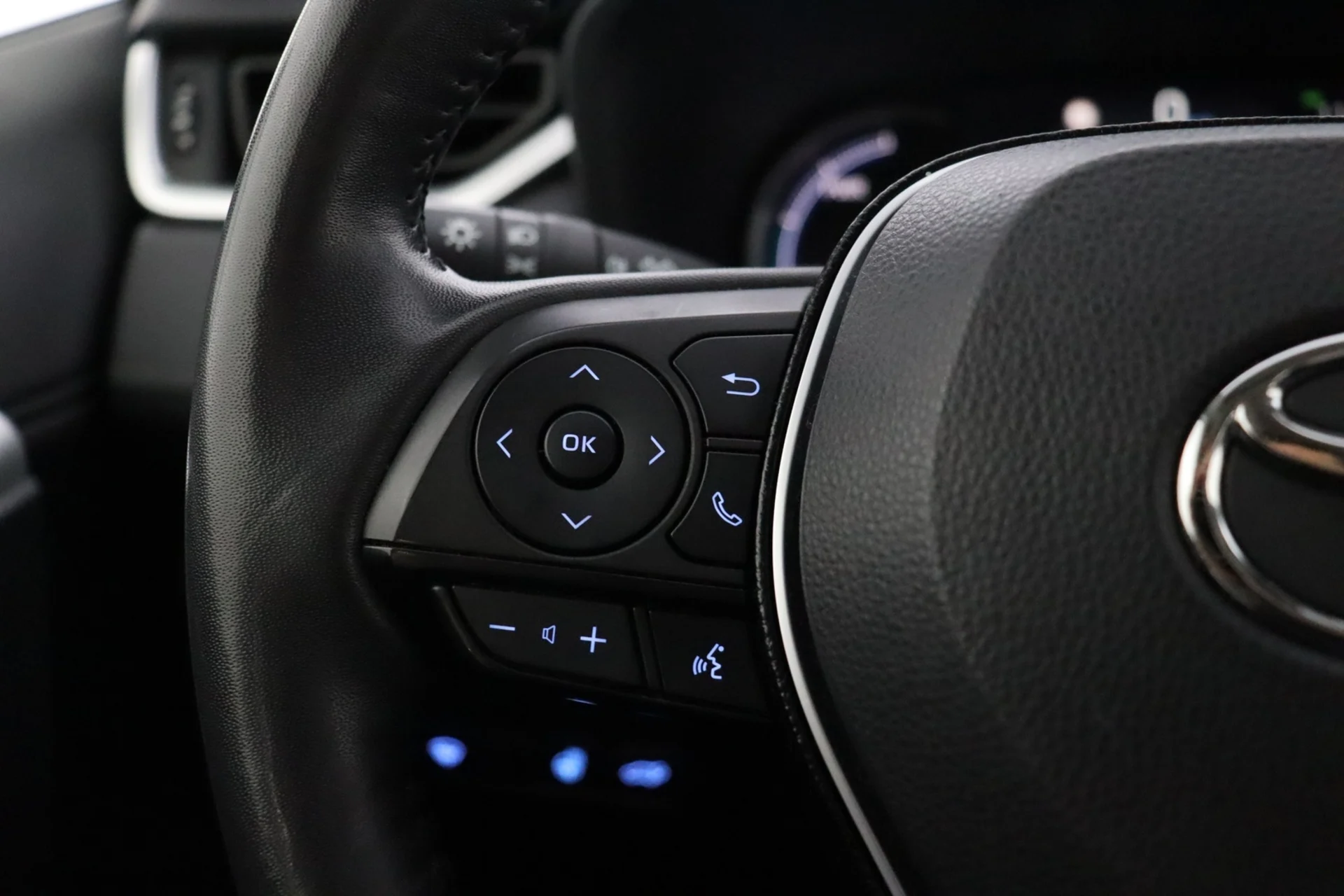 Car Image - 2o0QTlzEWEVx12GieVGT08