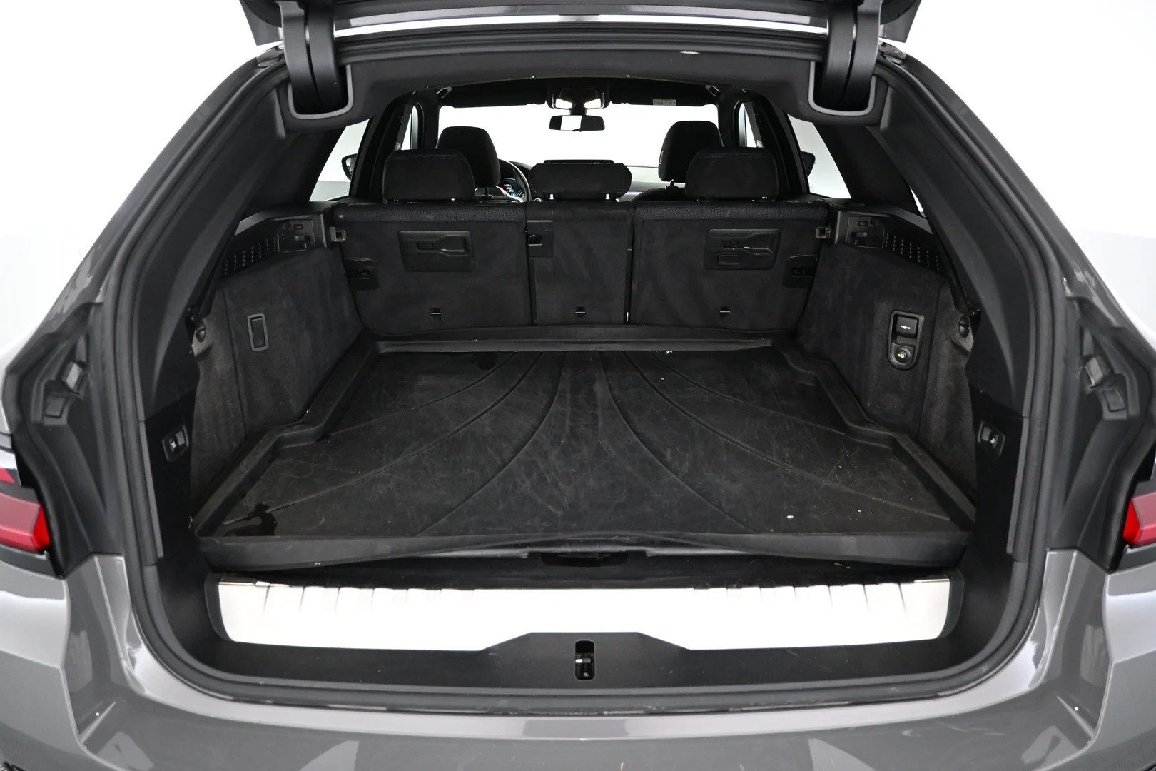Car Image - 1EwHnLJSdQtrx51w5MzIRE