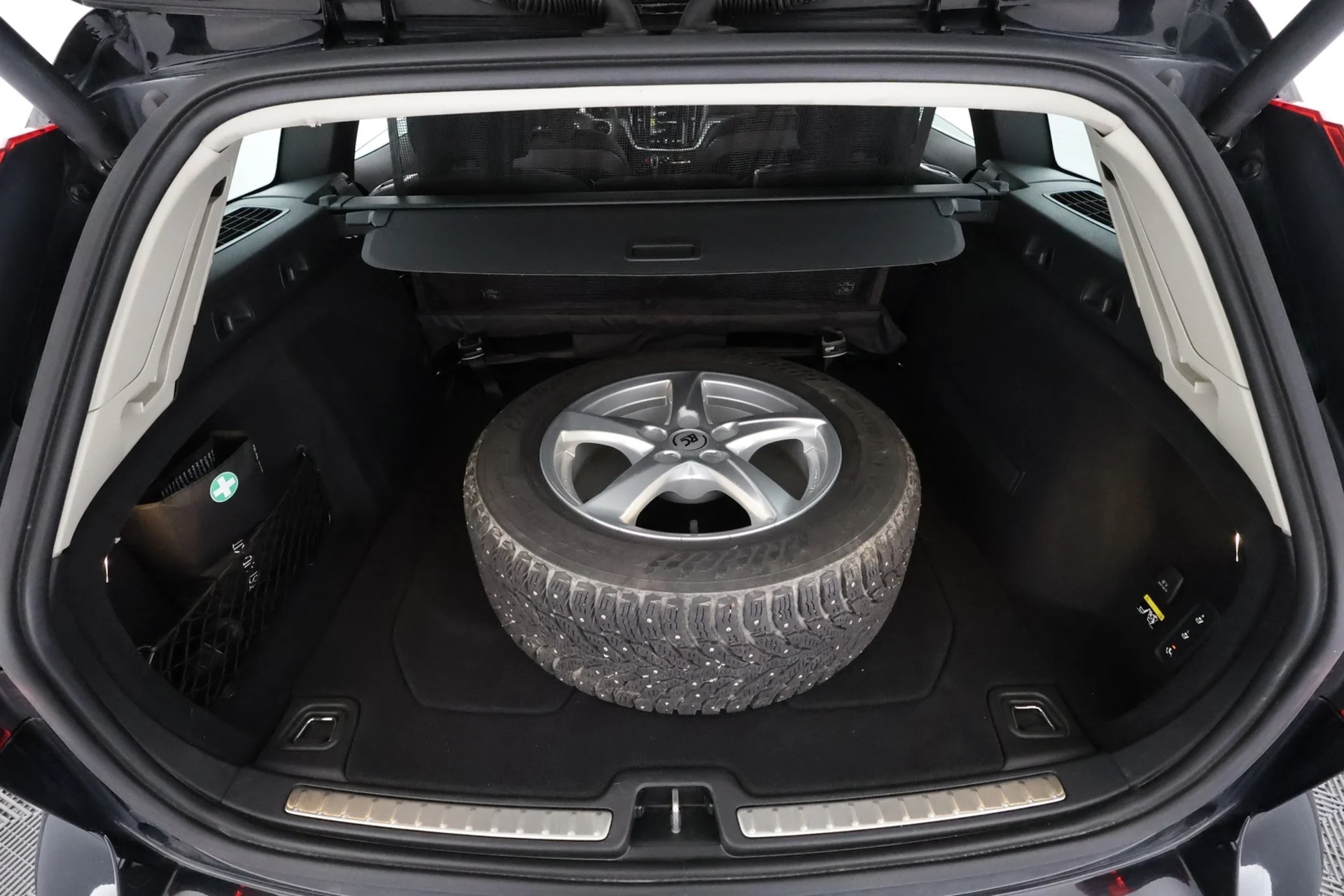 Car Image - 2oQnU4J5rh0TK5cJneX9qk