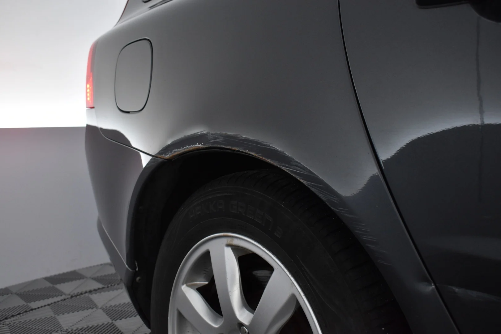 Car Image - 6udBoEwNJnzzocKEvbzfXN