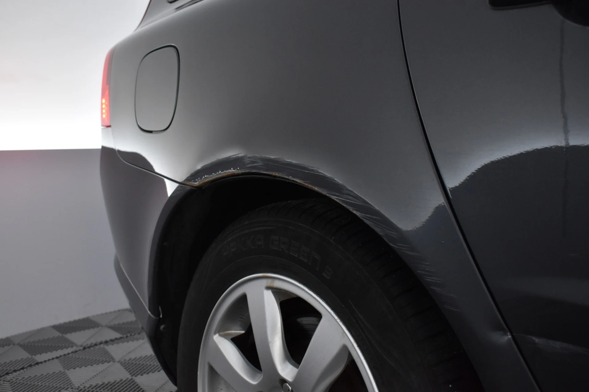 Car Image - 6udBoEwNJnzzocKEvbzfXN