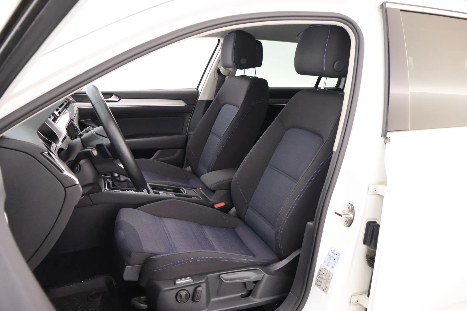 Car Image - 7lwR3zyZD5kVhVS2swjn7N