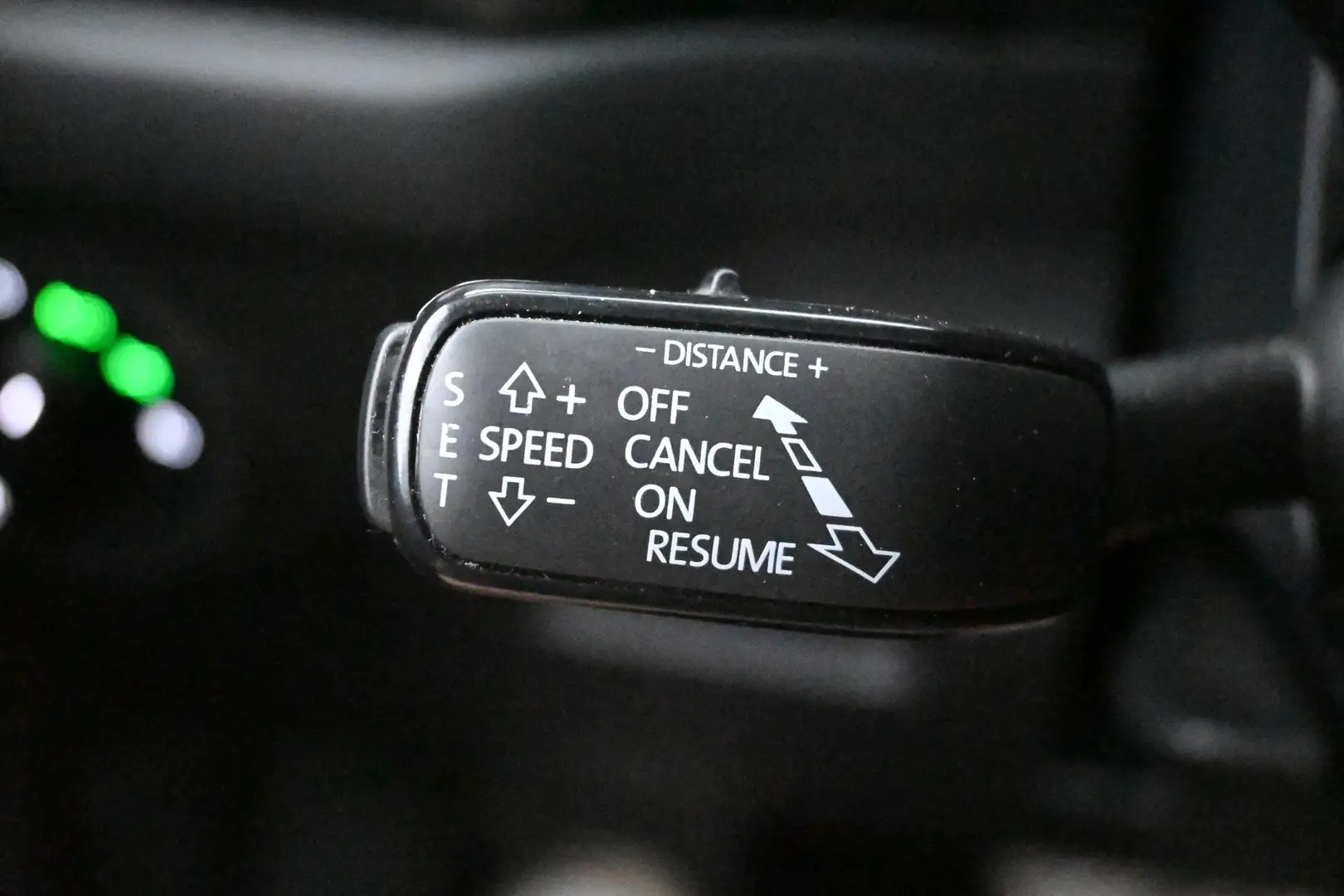 Car Image - 1lgOXsAKYKM1xOmFq3Tg5b