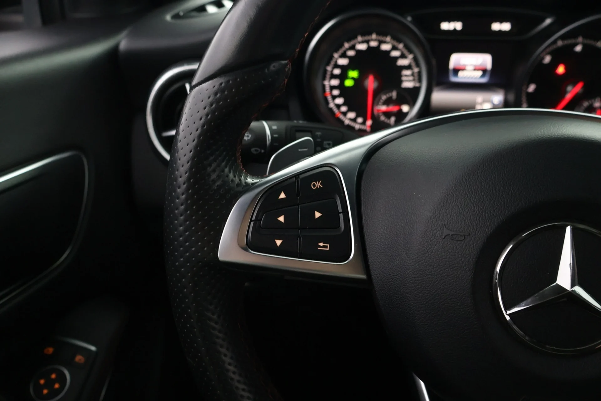 Car Image - 4sfT0wTEpKyYtcRwH9qccb