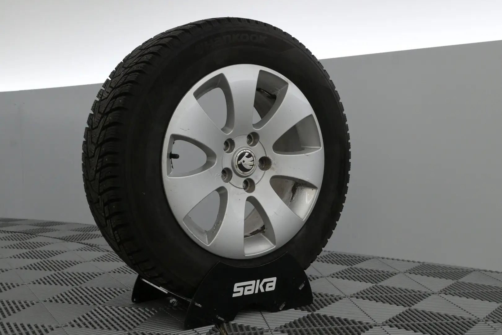 Car Image - 2PC6GuwtsRp4KBxNtkSQeV
