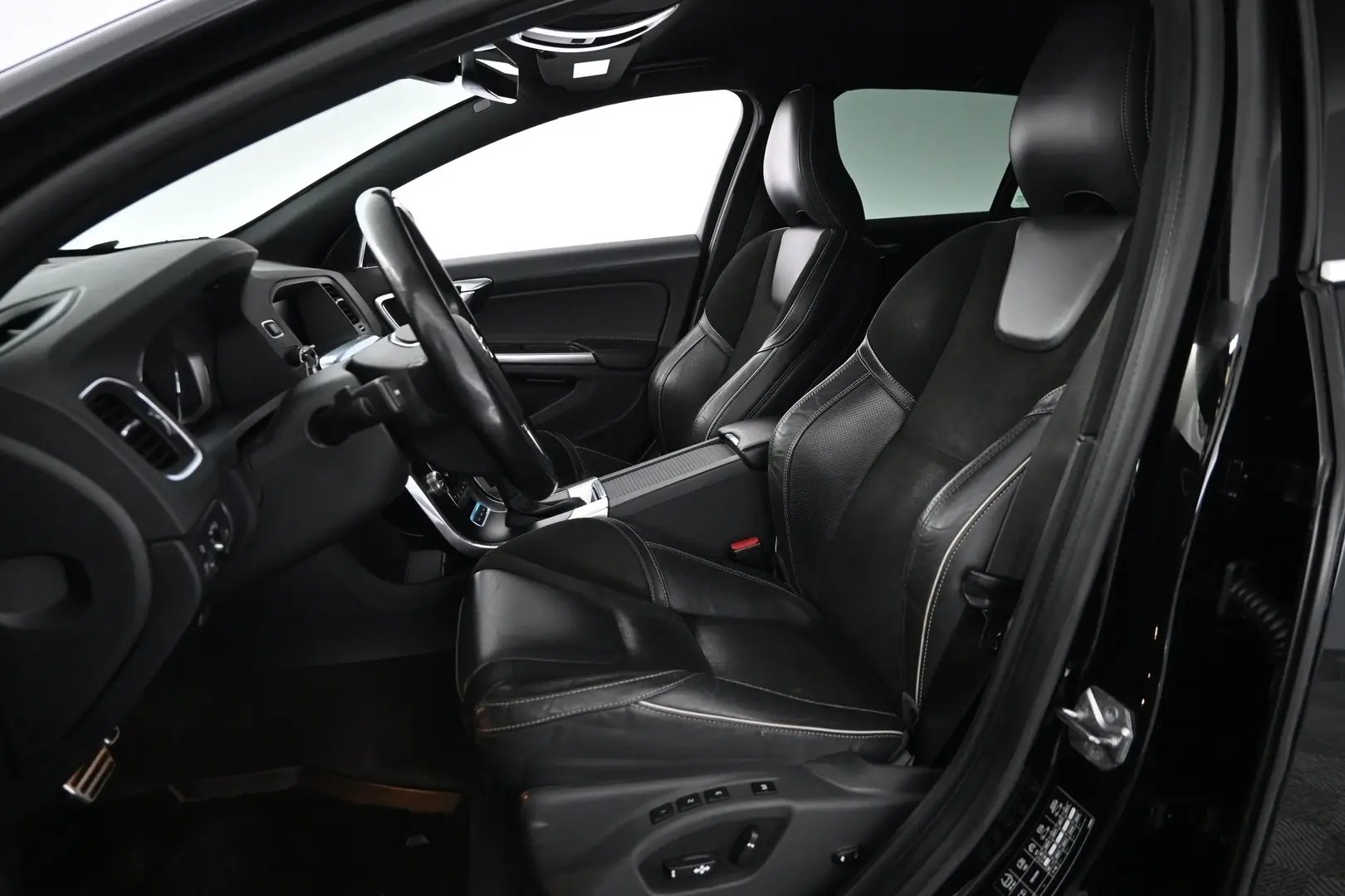 Car Image - 3Io3ctpiG6kPcK0kxYHIiC