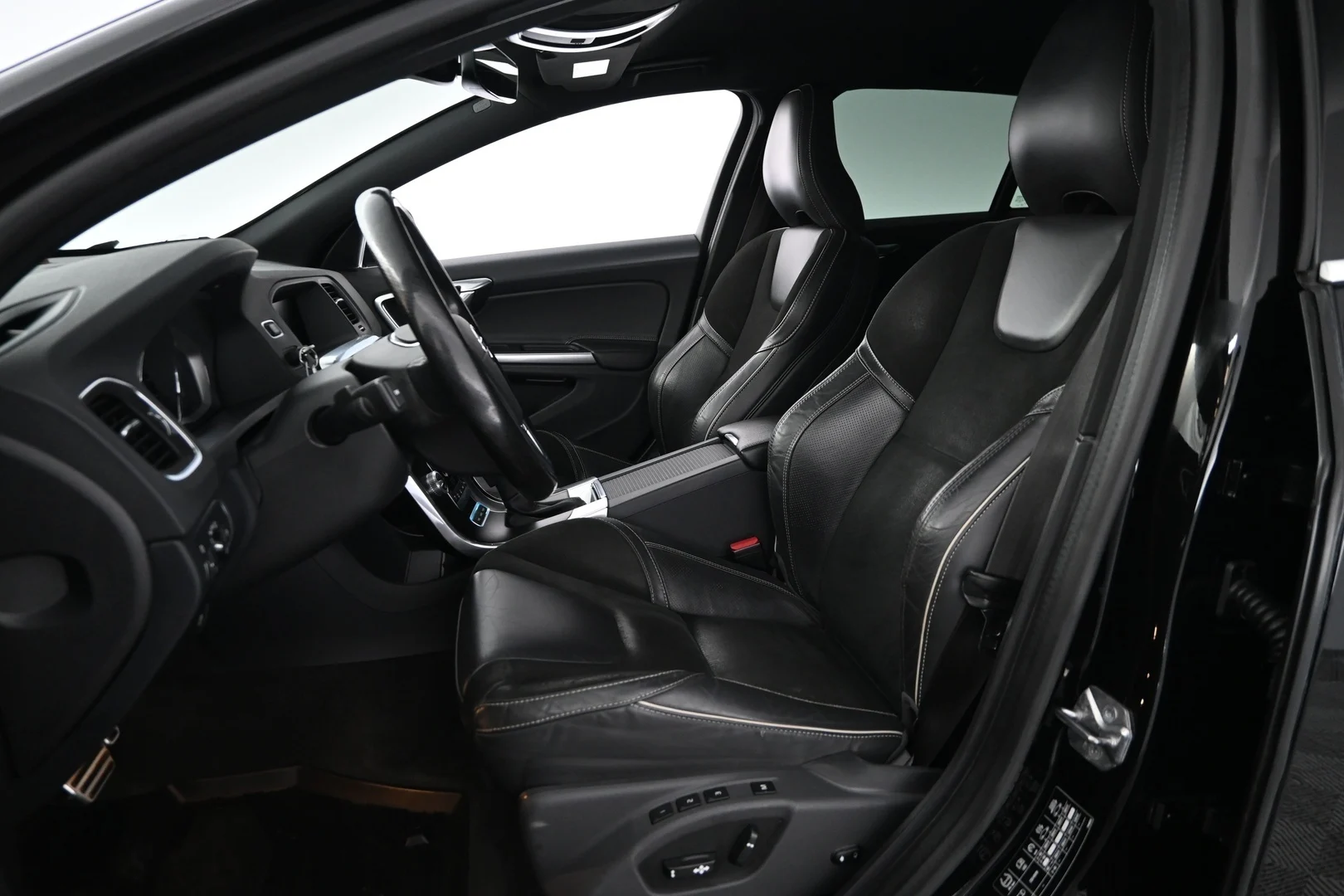 Car Image - 3Io3ctpiG6kPcK0kxYHIiC