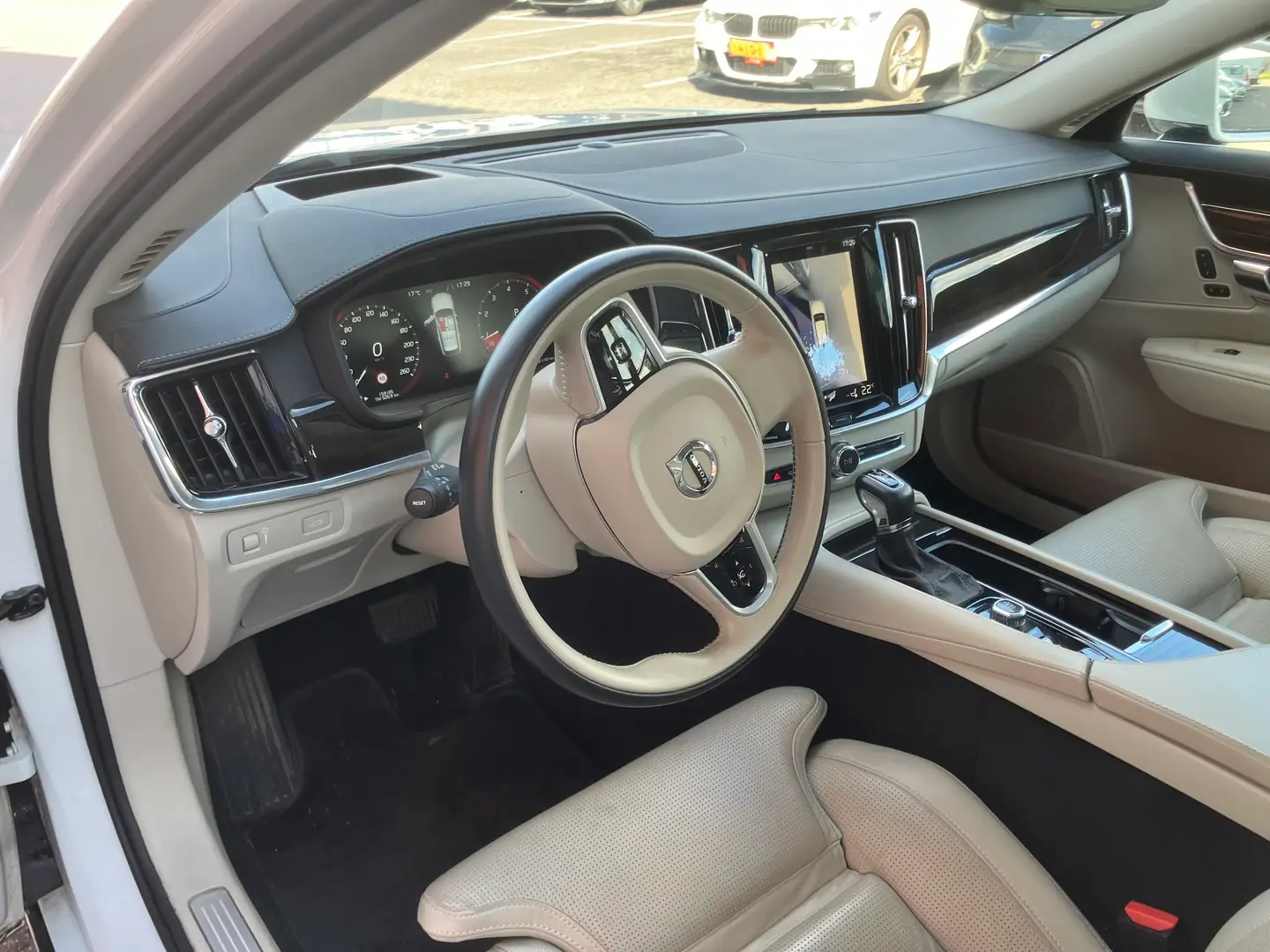 Car Image - 7q259ihz14H1UPdQYlR67M