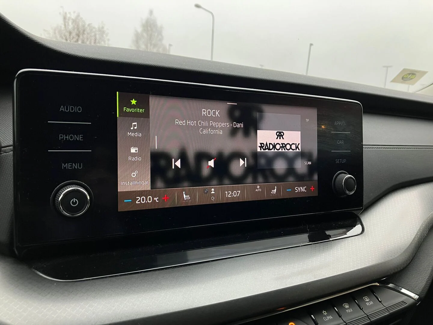 Car Image - 1xZAgT6Klv21QJ128Uubea