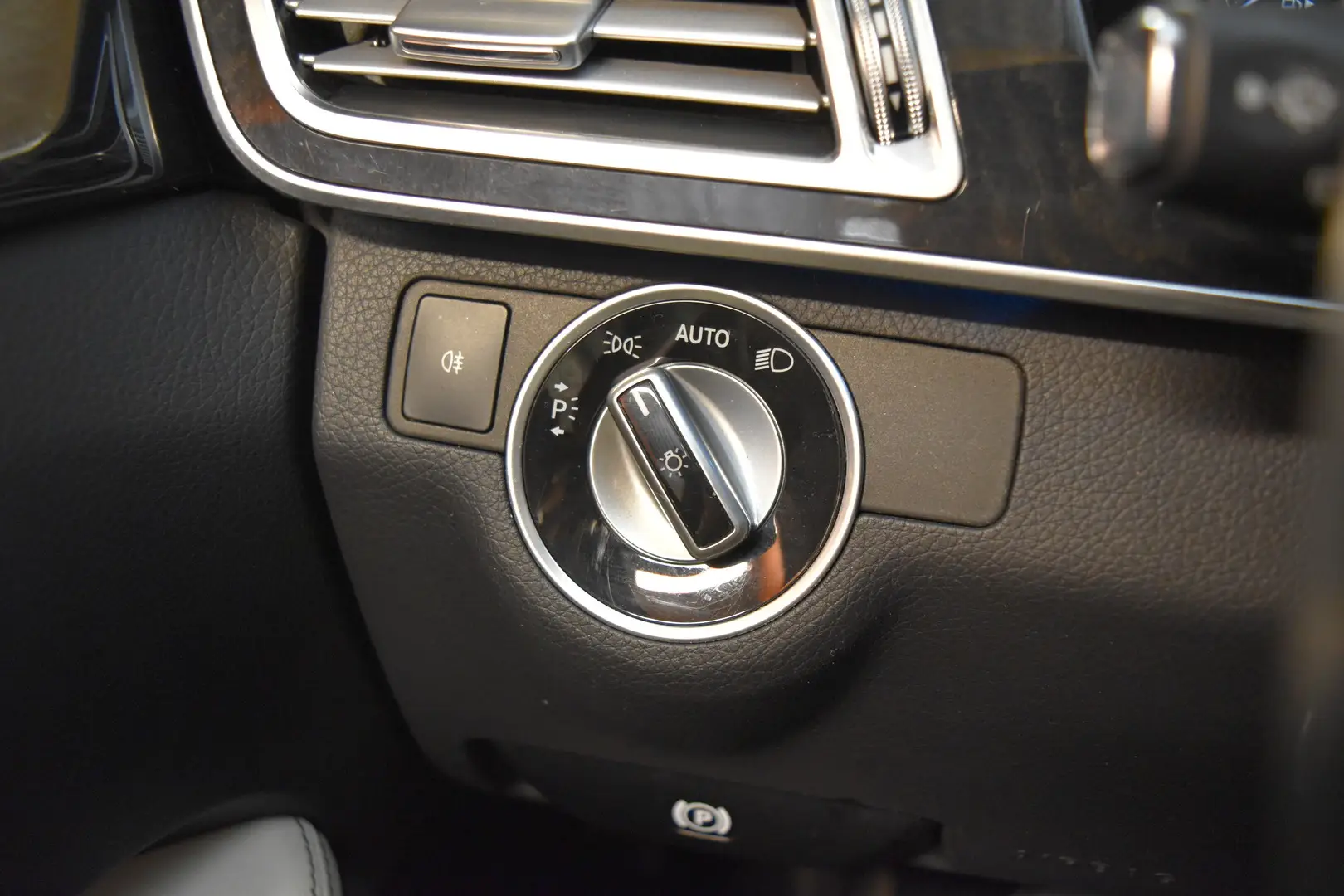 Car Image - 2mEZp0EECoVhoib6nIqfyI