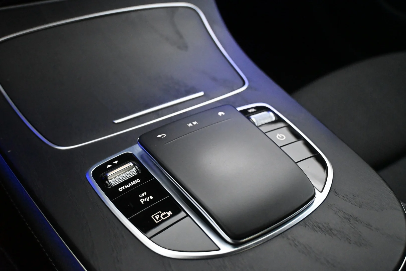 Car Image - zIo4Qm4pf52oiwTrClOQW